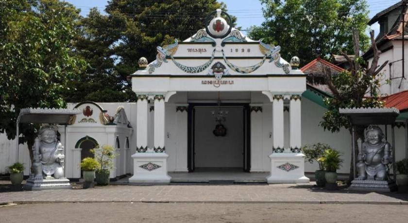 ホテル Grand Malioboro ジョグジャカルタ エクステリア 写真
